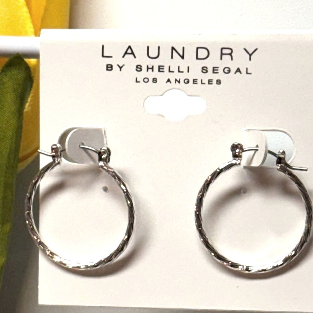 NWT Laundry by Shelli Segal Silver Textured Loop Hoop Earrings 1"